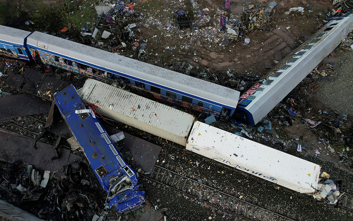 Gobierno griego indemniza a familiares de 57 víctimas del accidente de tren