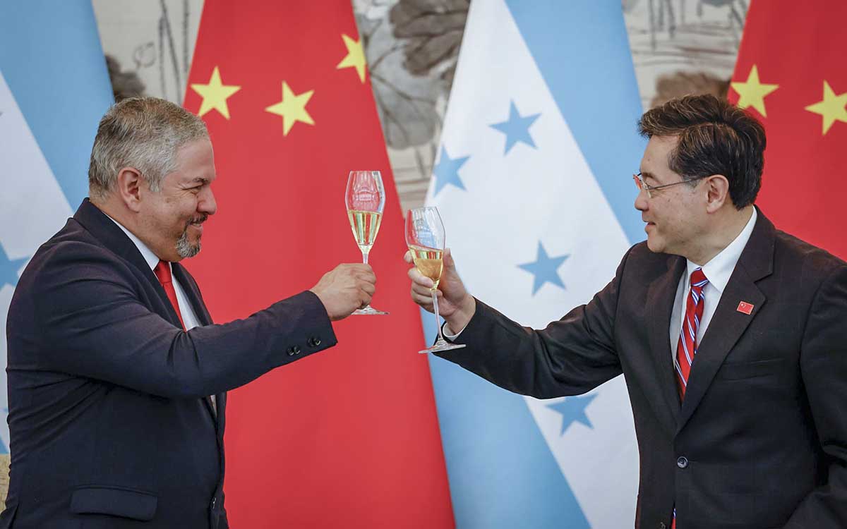 Honduras rompe relaciones con Taiwán y las formaliza con China