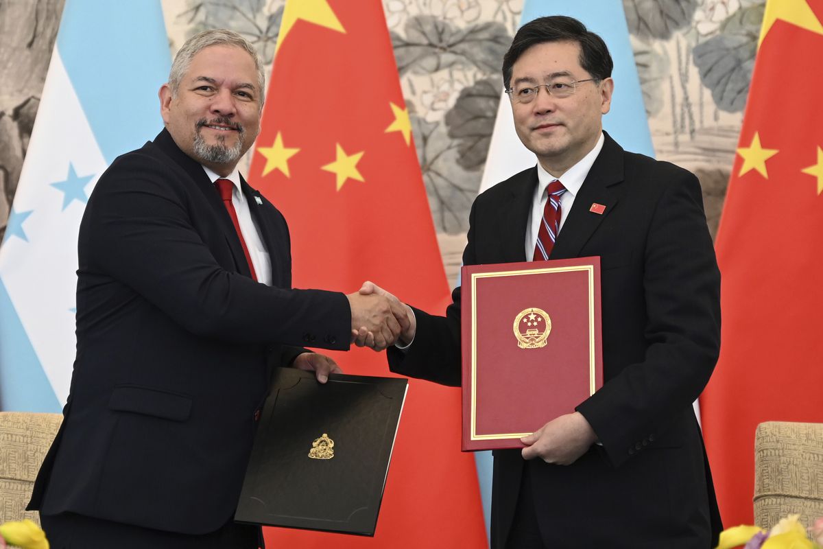 Honduras rompe relaciones diplomáticas con Taiwán y las establece con China