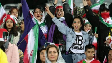 Irán y Rusia empatan con mujeres en las gradas