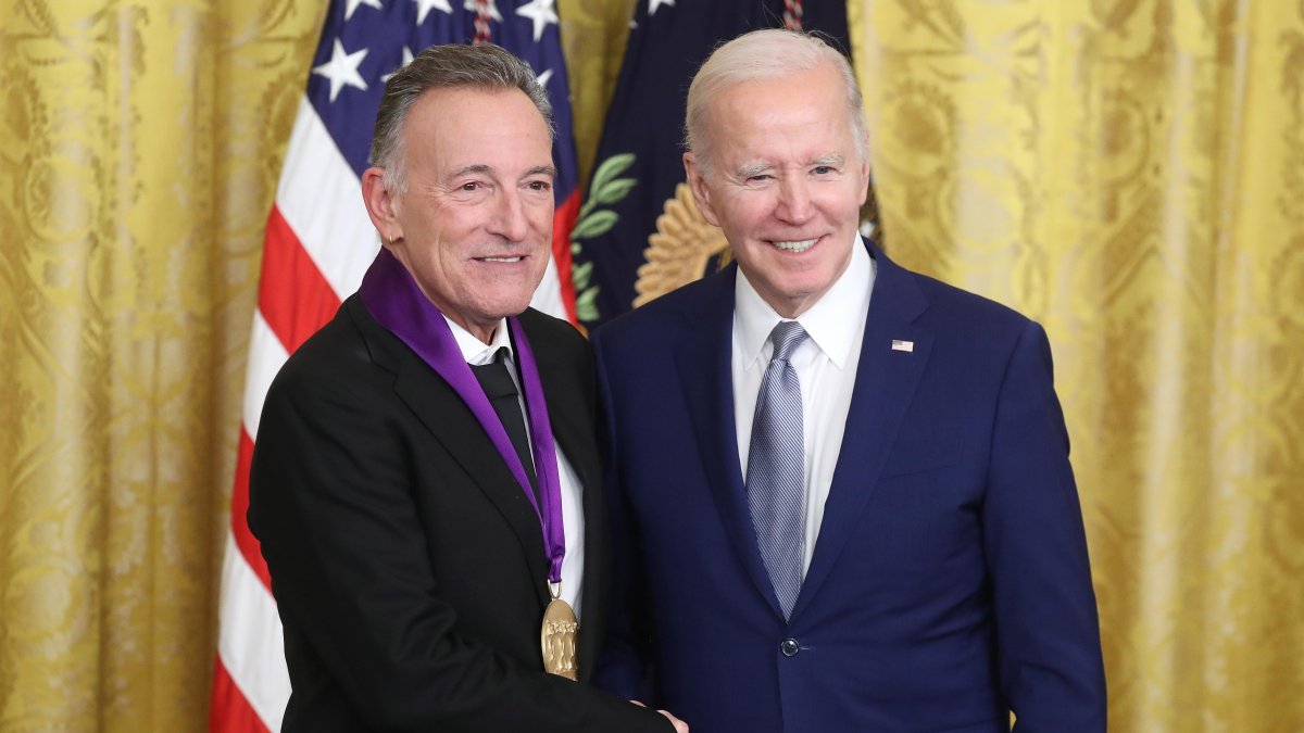 Joe Biden premia con Medalla Nacional a Bruce Springsteen, José Feliciano y otra veintena de personalidades