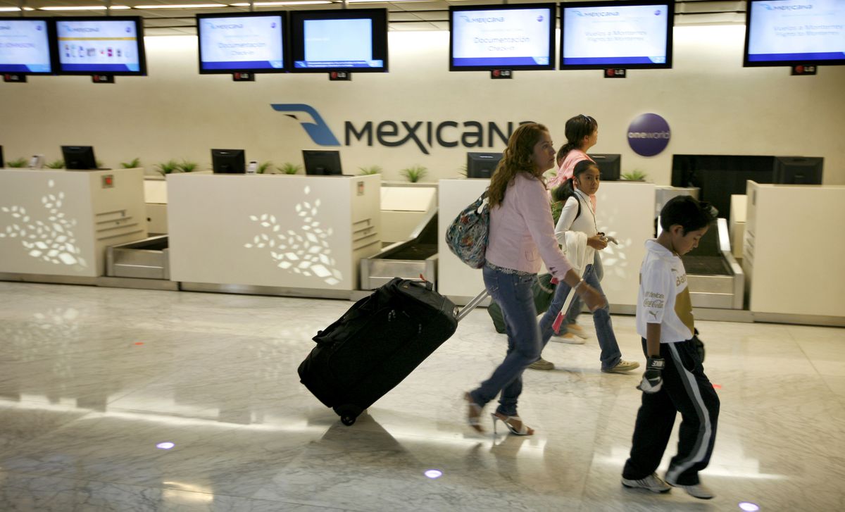 La Justicia bloquea la aerolínea del Ejército mexicano