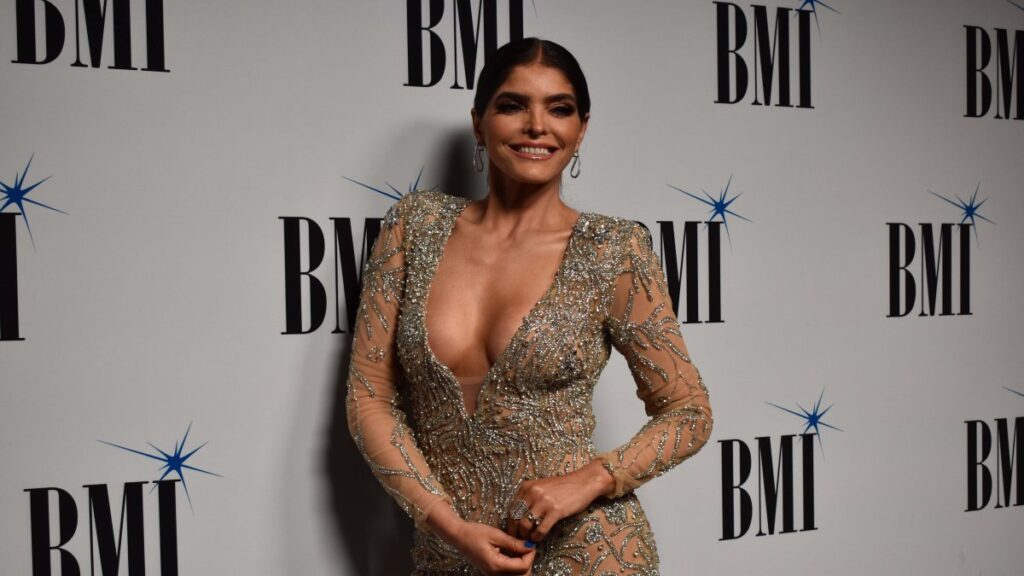La cantautora mexicana Ana Bárbara recibe el “Premio Ícono” de los BMI Latin Awards