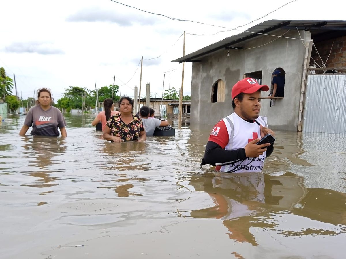 Las lluvias torrenciales causan un brote de leptospirosis en Ecuador