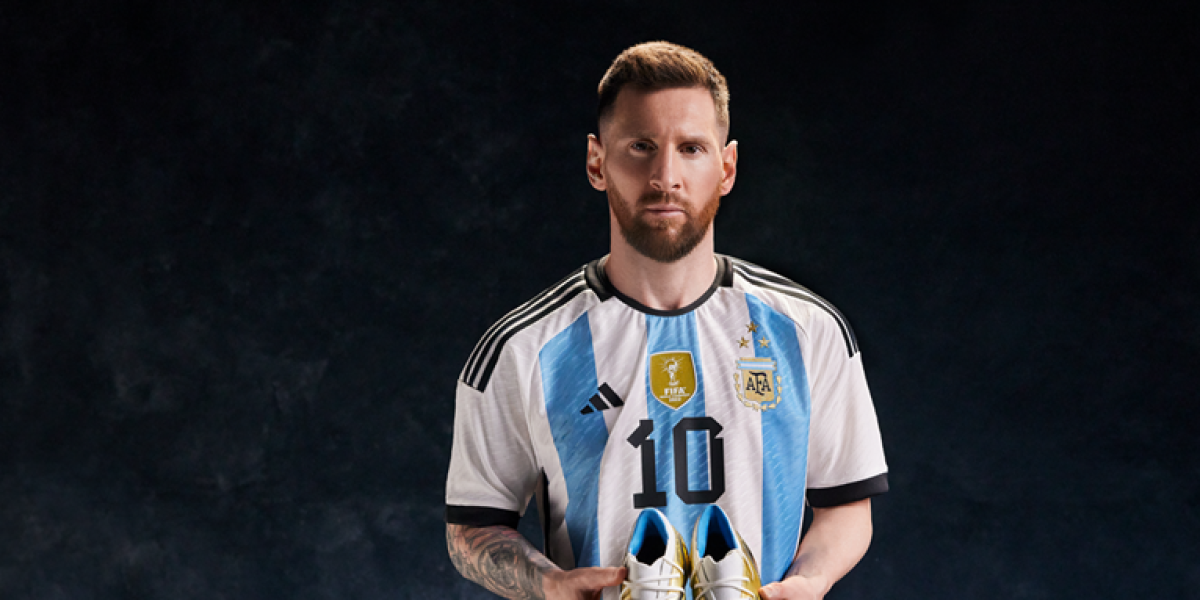 Las nuevas botas de Messi, un homenaje a la victoria de Argentina en el Mundial