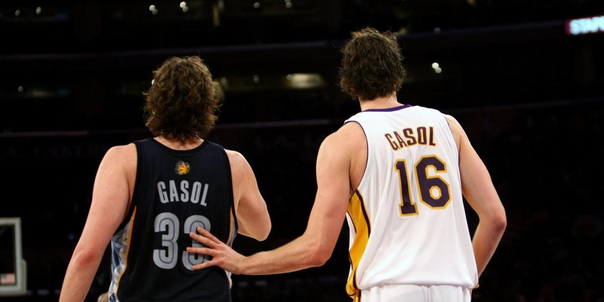 Los Gasol, primeros hermanos con el dorsal retirado en la NBA
