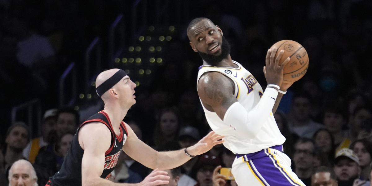 Los Lakers fallan en el retorno de LeBron