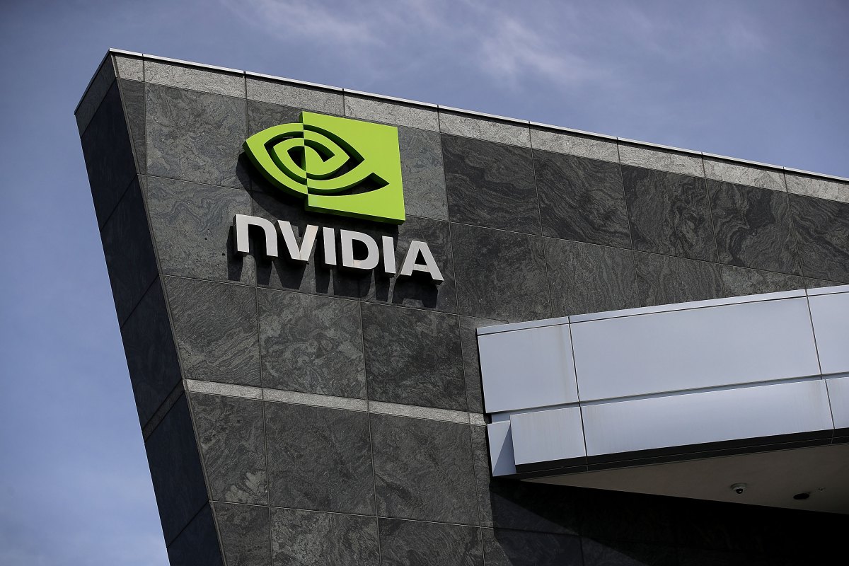 Nvidia lanza nuevos servicios en la nube y asociaciones para entrenar la IA generativa