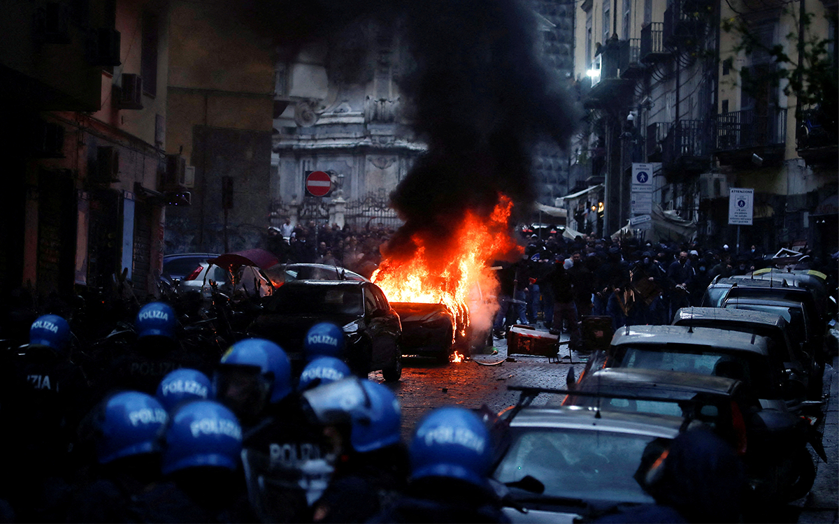 Ocho detenidos tras disturbios previos al Nápoles contra Frankfurt | Video