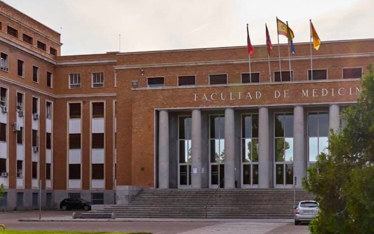 Piden cárcel a director de universidad por hacinar 500 cadáveres