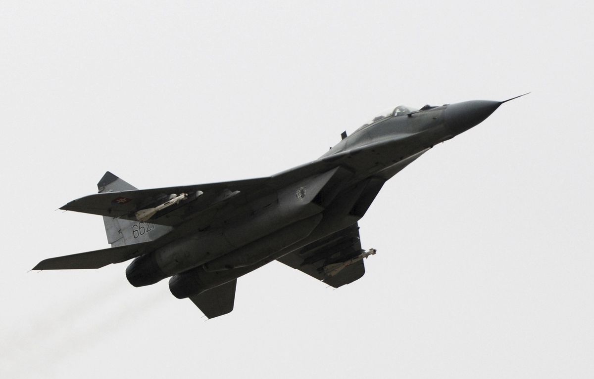 Polonia y Eslovaquia presionan para impulsar una alianza de envío de aviones de combate a Ucrania