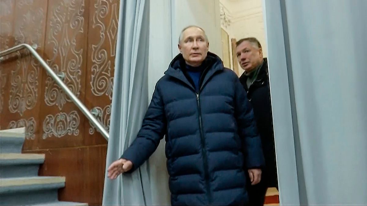 Putin visita Mariupol en su primer viaje a la Ucrania ocupada en la actual invasión