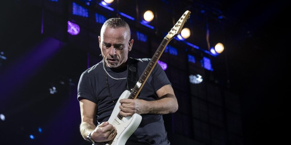 Ramazzotti: "El kyokushinkai, un estilo de karate, me ayuda a estar en forma en la gira"