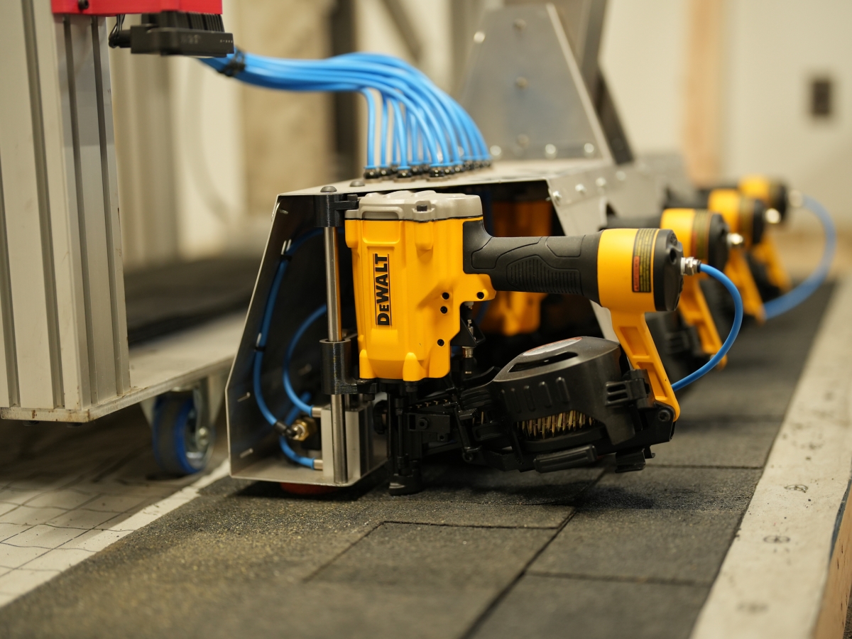 Renovate está construyendo robots para instalar tejas de techo