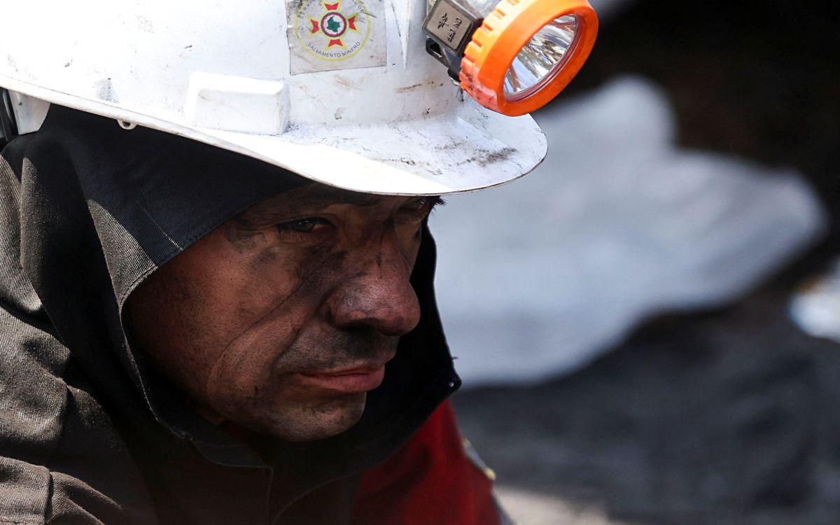 Suben a 21 los muertos por explosión en mina en Colombia
