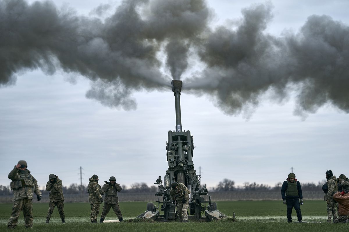 Ucrania afronta el reto de una lucha de artillería con Rusia con una desventaja de uno a diez