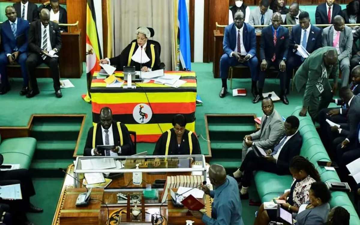 Uganda prueba ley para sancionar con cárcel y hasta pena de muerte a personas LGBTQ+