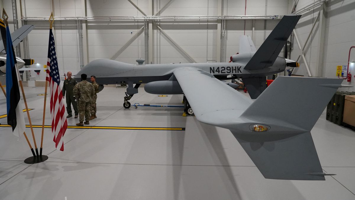 Un caza ruso provoca el derribo de un dron de vigilancia estadounidense sobre el mar Negro, según el Pentágono