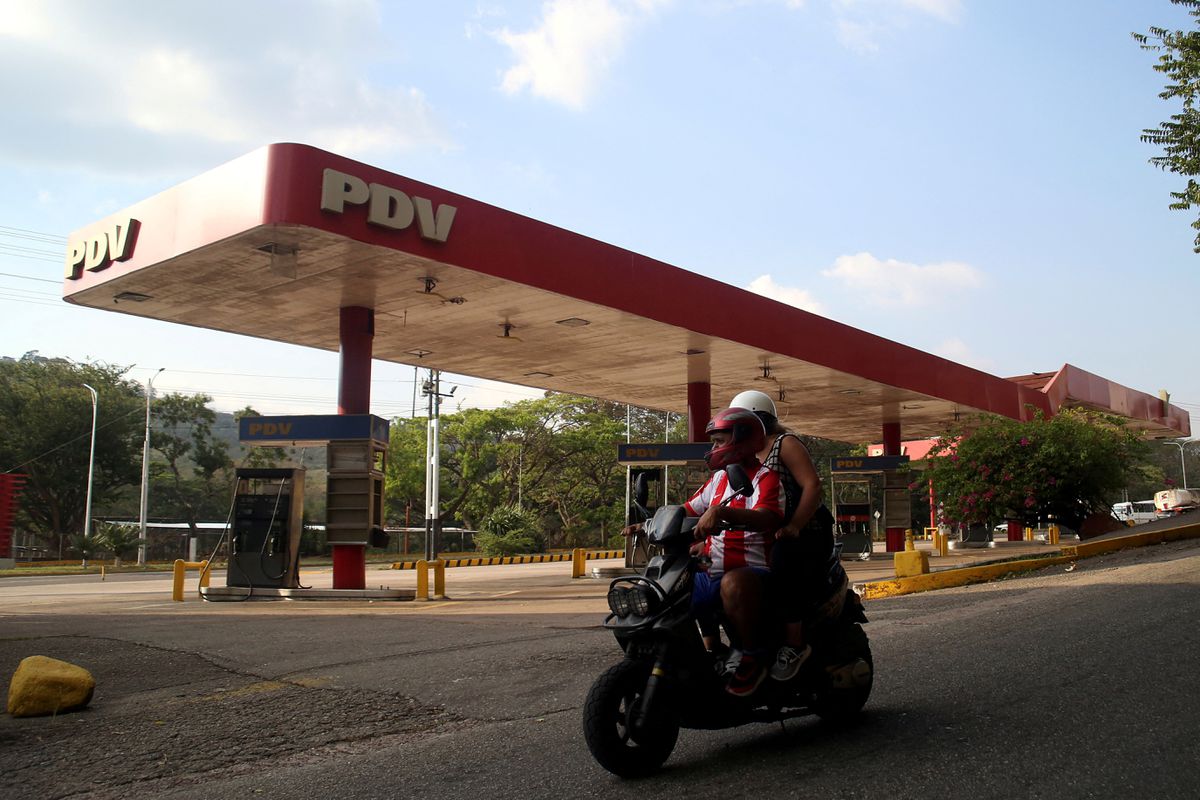 Vuelve la escasez de gasolina a Venezuela