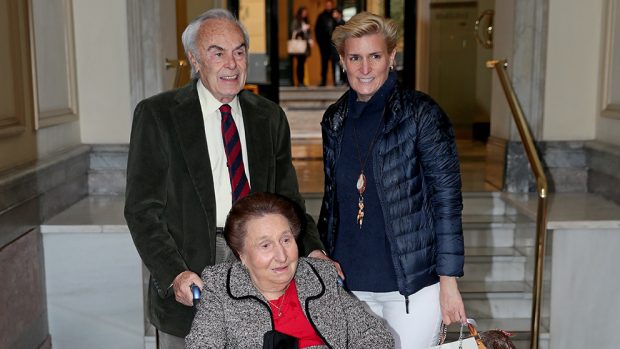 La infanta Margarita con su hija María y su marido, Carlos Zurita
