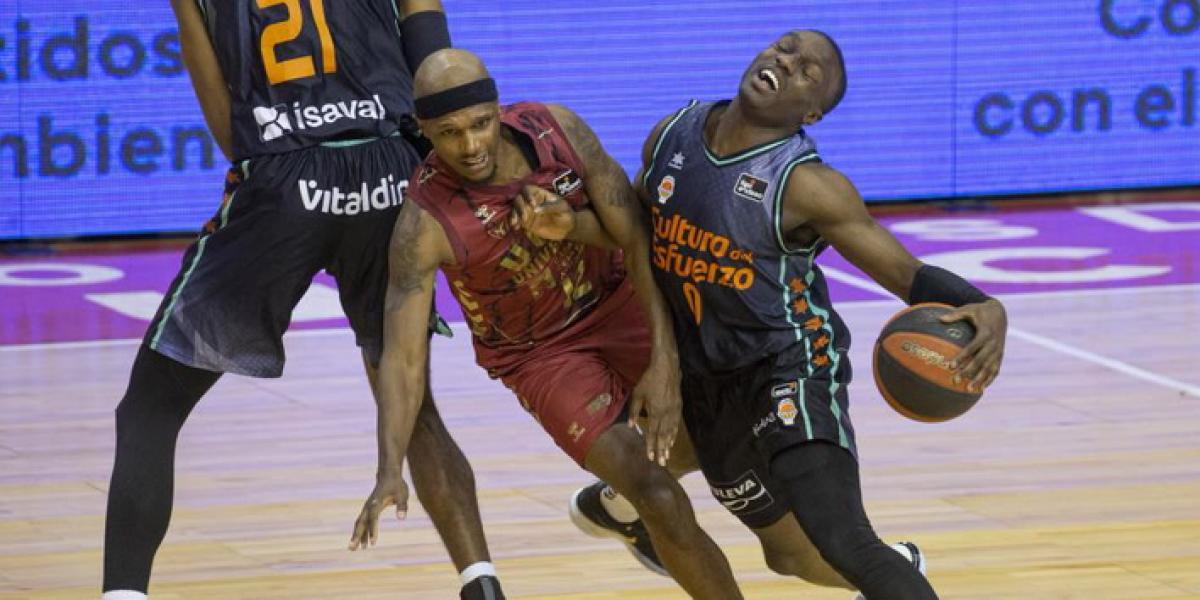 90-82: El Valencia Basket cae en Murcia y ve peligrar el octavo puesto