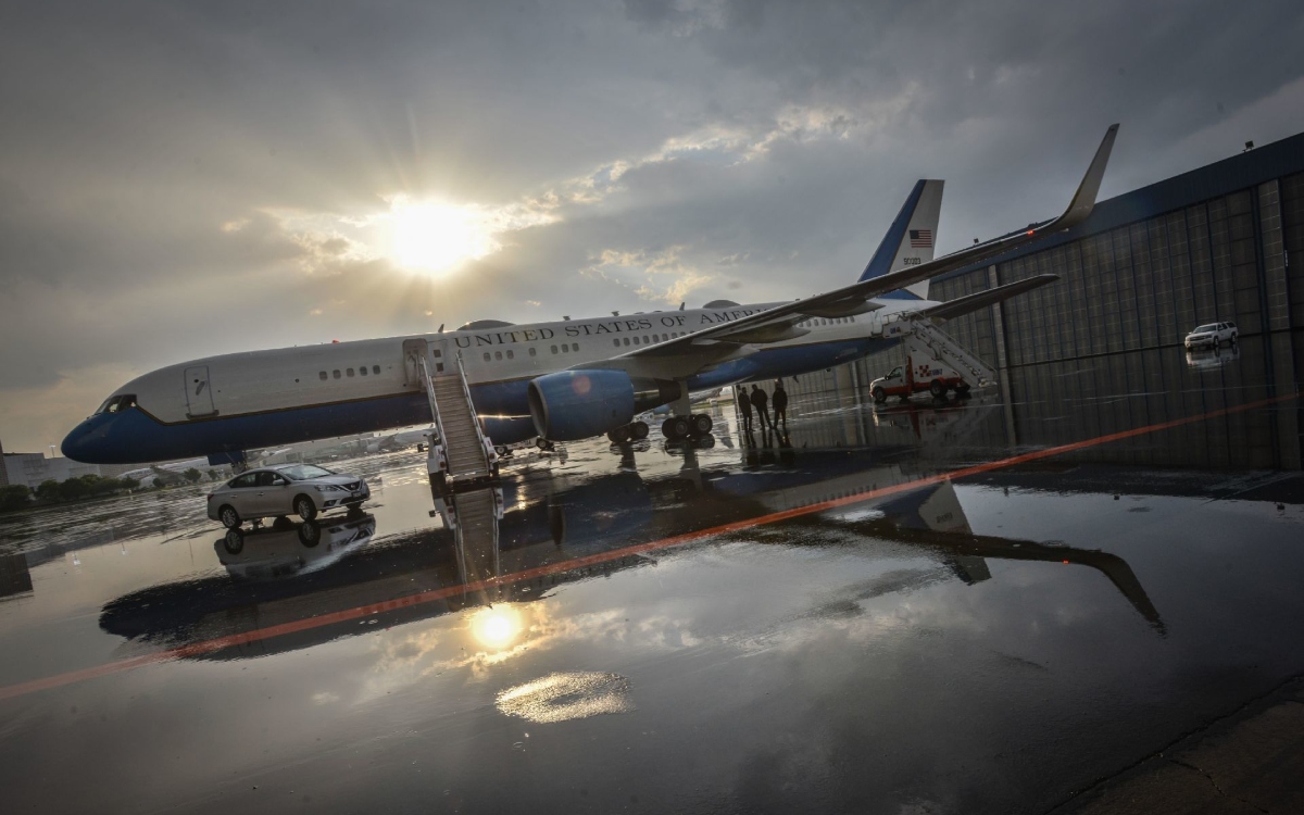 AMLO admite que se depreció el avión presidencial que vendió