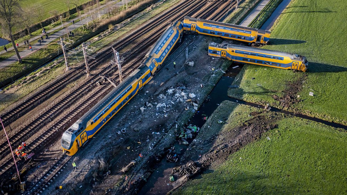 Al menos un muerto y 30 heridos por el descarrilamiento de un tren en La Haya