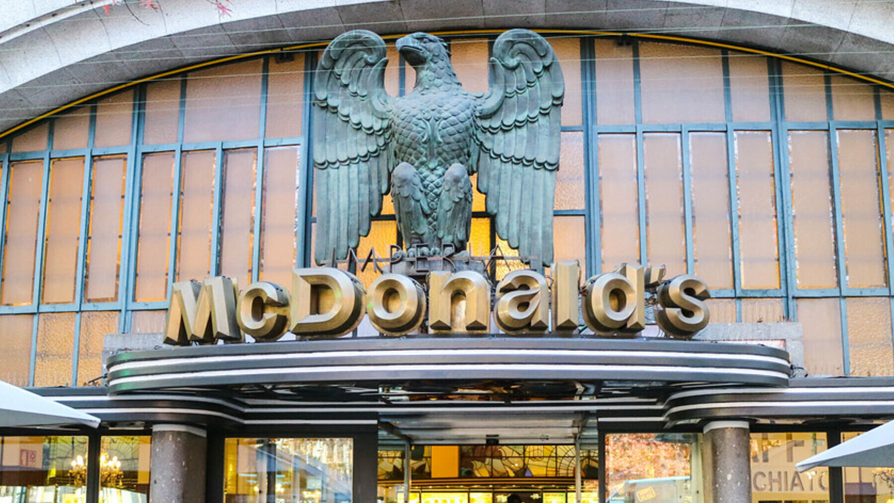 Así es el McDonald’s más bonito del mundo y está a una hora de España