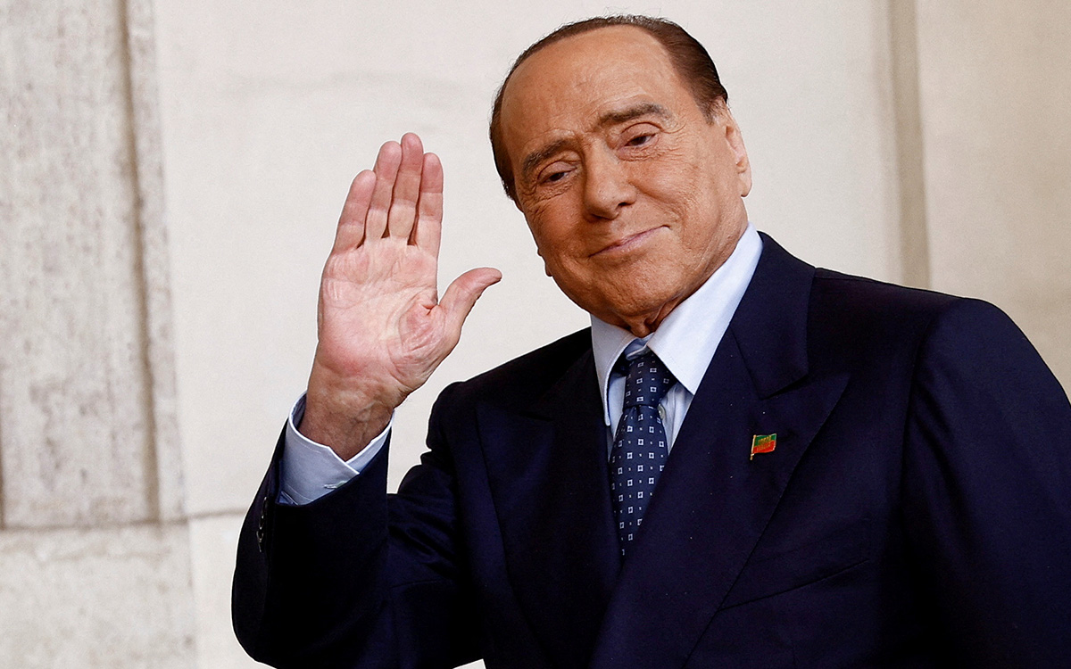 Berlusconi padece leucemia e infección pulmonar