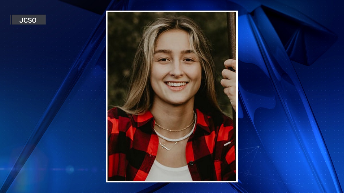 Buscan a sospechosos de asesinar a joven de 20 años en Colorado