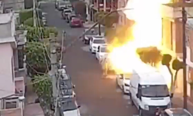 Cámara en Neza captura fuerte explosión dentro de una vivienda | Video