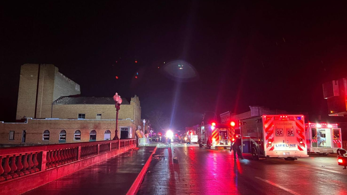 Colapsa techo del teatro Apollo en Belvidere tras paso de tormentas