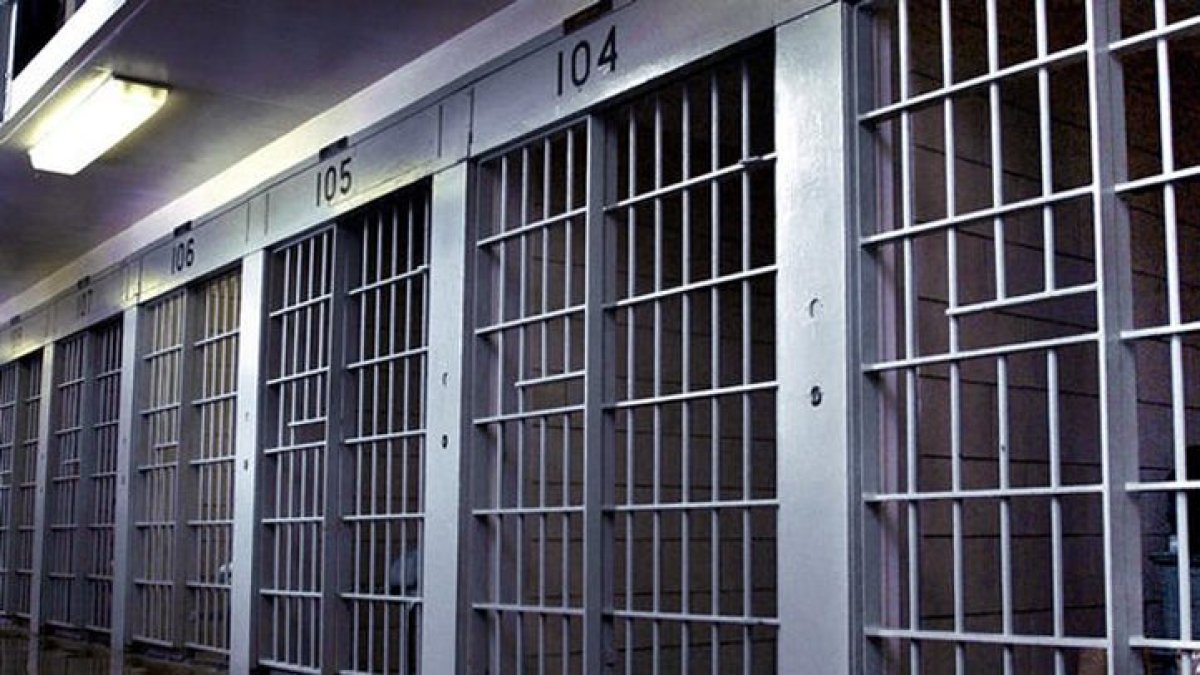 Demanda por la muerte de mujer en una prisión de Texas termina en un acuerdo de $7 millones