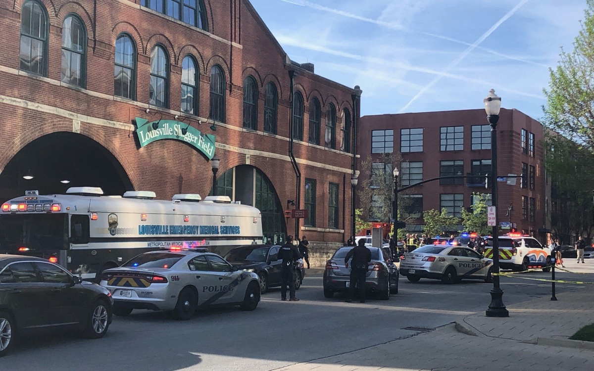 EU: Cinco muertos en un tiroteo en el centro de la ciudad de Louisville