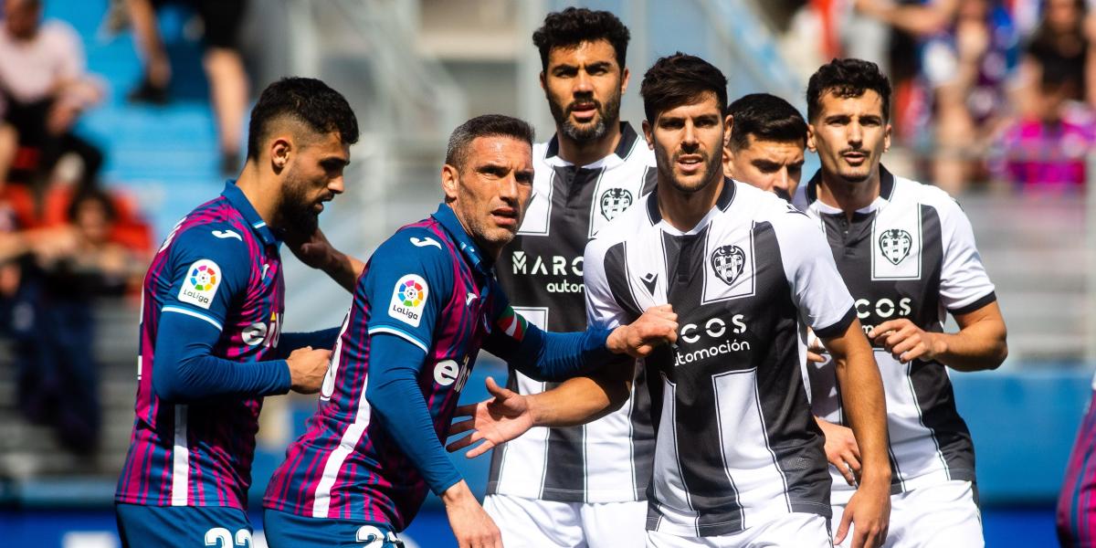 Eibar y Levante firman un empate para seguir con la carrera a Primera