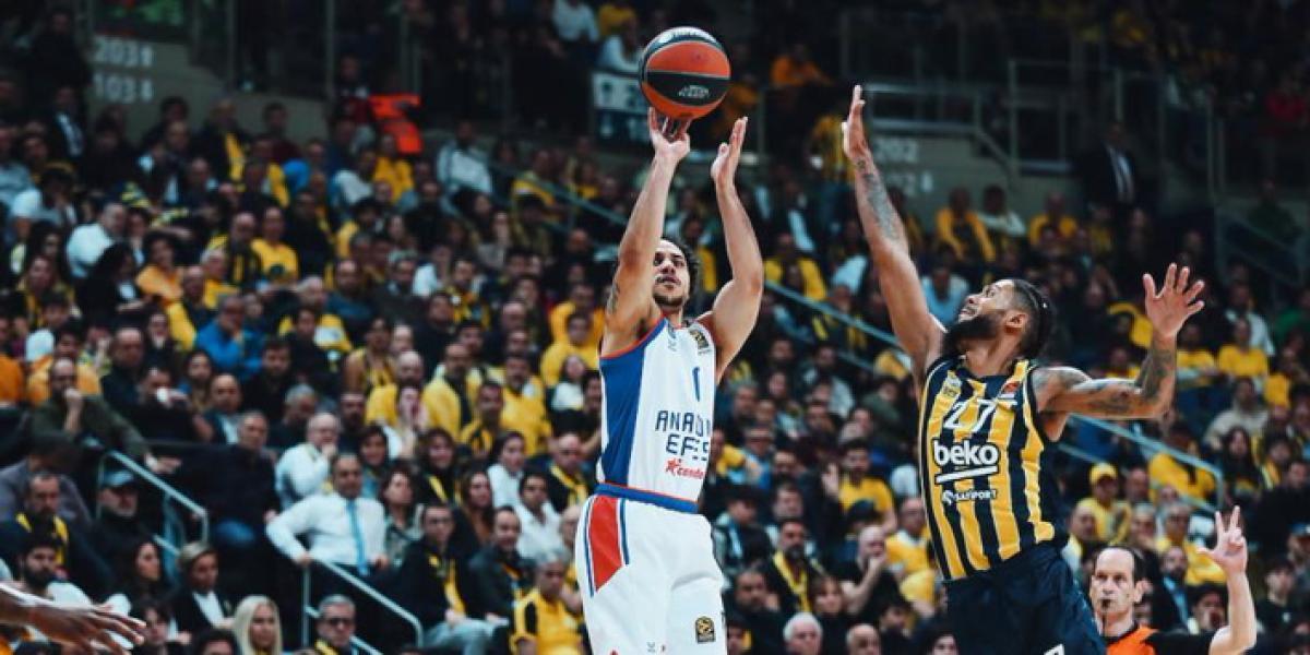 El Efes cae en la pista de Fenerbahçe y se queda sin playoff