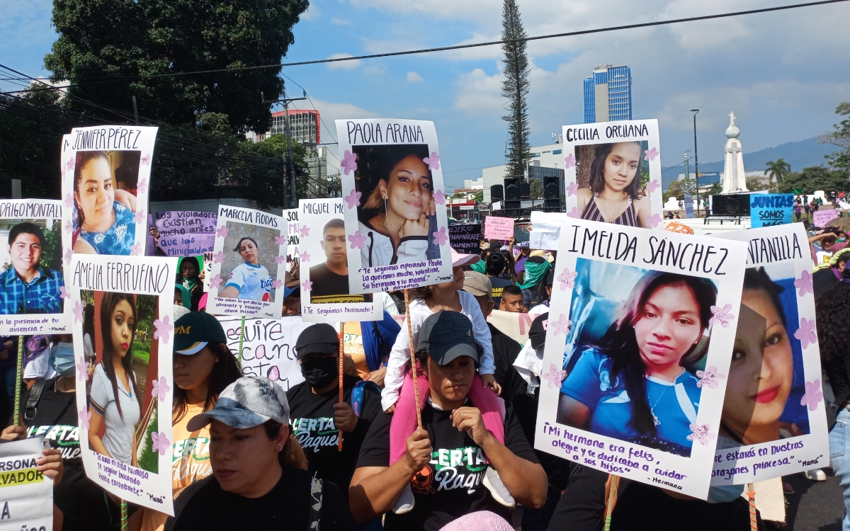 El Salvador: reducido a un show