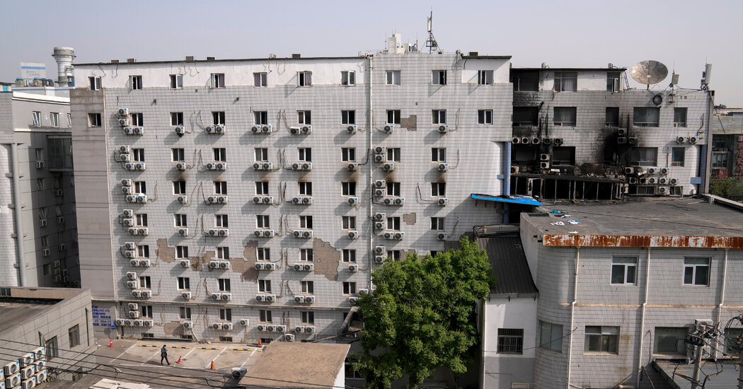 El número de muertos en el incendio del hospital de Beijing se eleva a 29