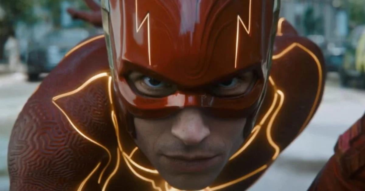 El póster de The Flash Fan muestra al velocista escarlata mirando fijamente el motor mundial de Man of Steel