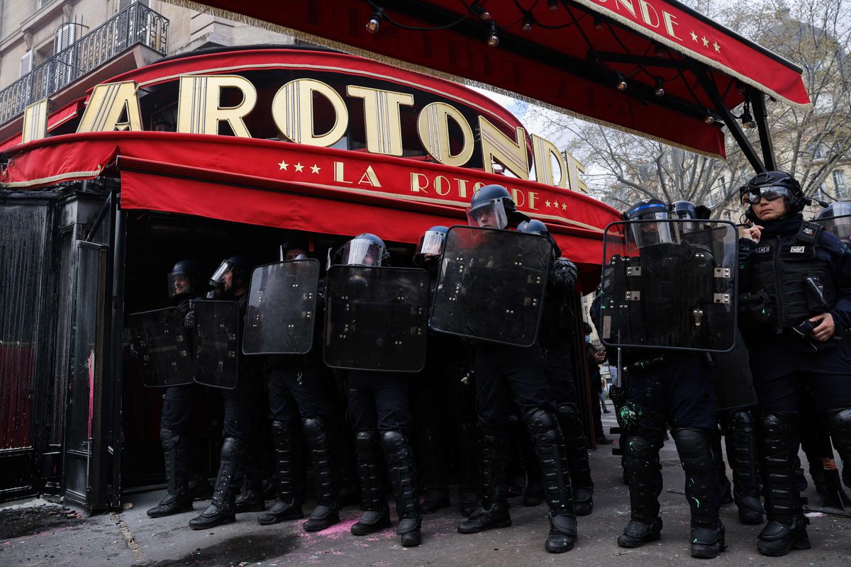El restaurante La Rotonde, símbolo asediado del macronismo
