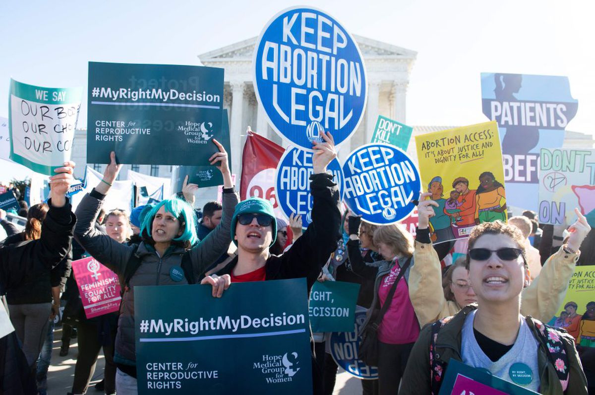 El uso de la píldora abortiva mifepristona, en entredicho tras dos órdenes judiciales opuestas en Estados Unidos