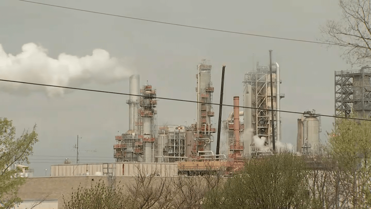Explosión mortal en planta petrolera en Lemont, Illinois