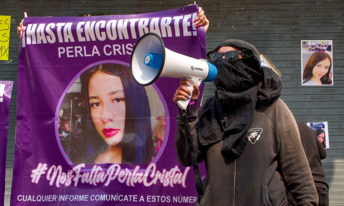 Familia de Perla Cristal llevó su féretro a la fiscalía para ‘impactar a la sociedad’