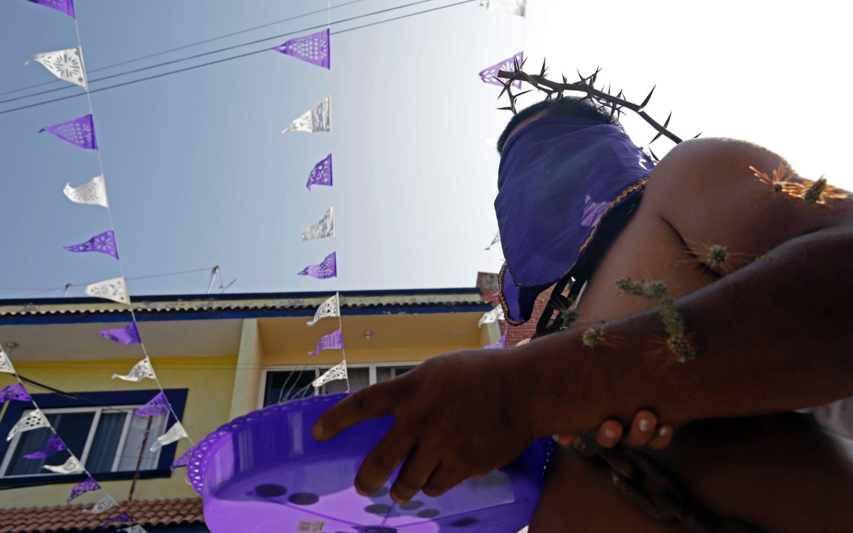 Fotos y video | Engrillados, la dolorosa tradición de Viernes Santo en Atlixco, Puebla