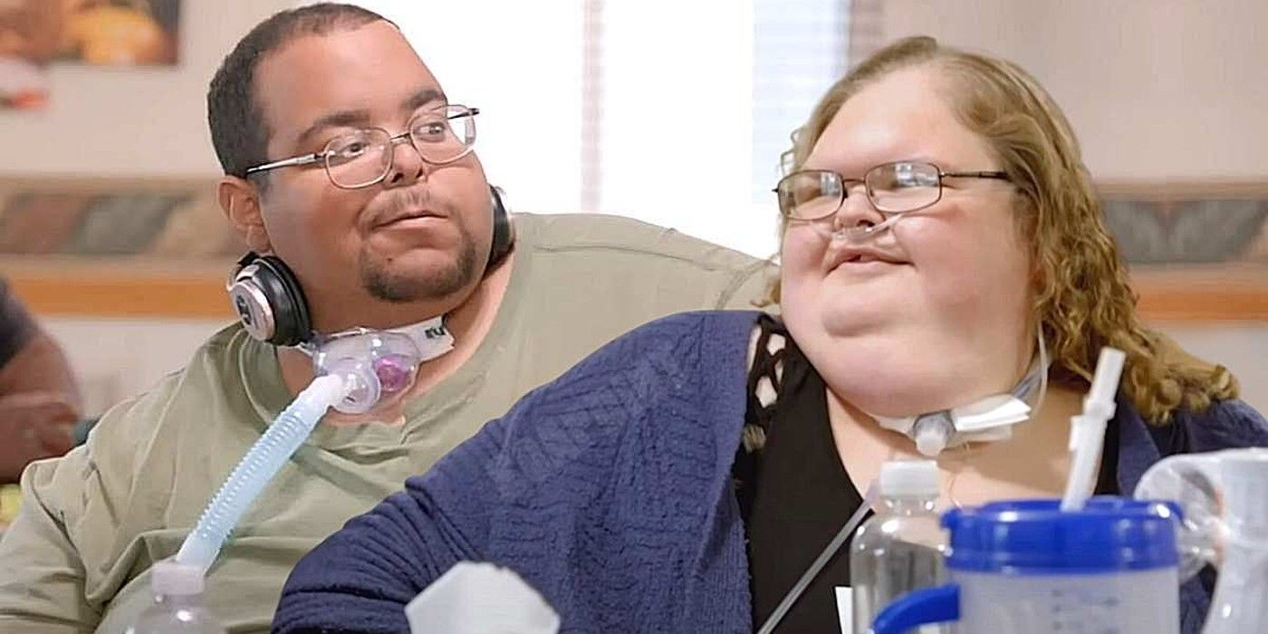 1000-lb-Sisters' Tammy Slaton and Caleb Willingham sitting together with trach tubes