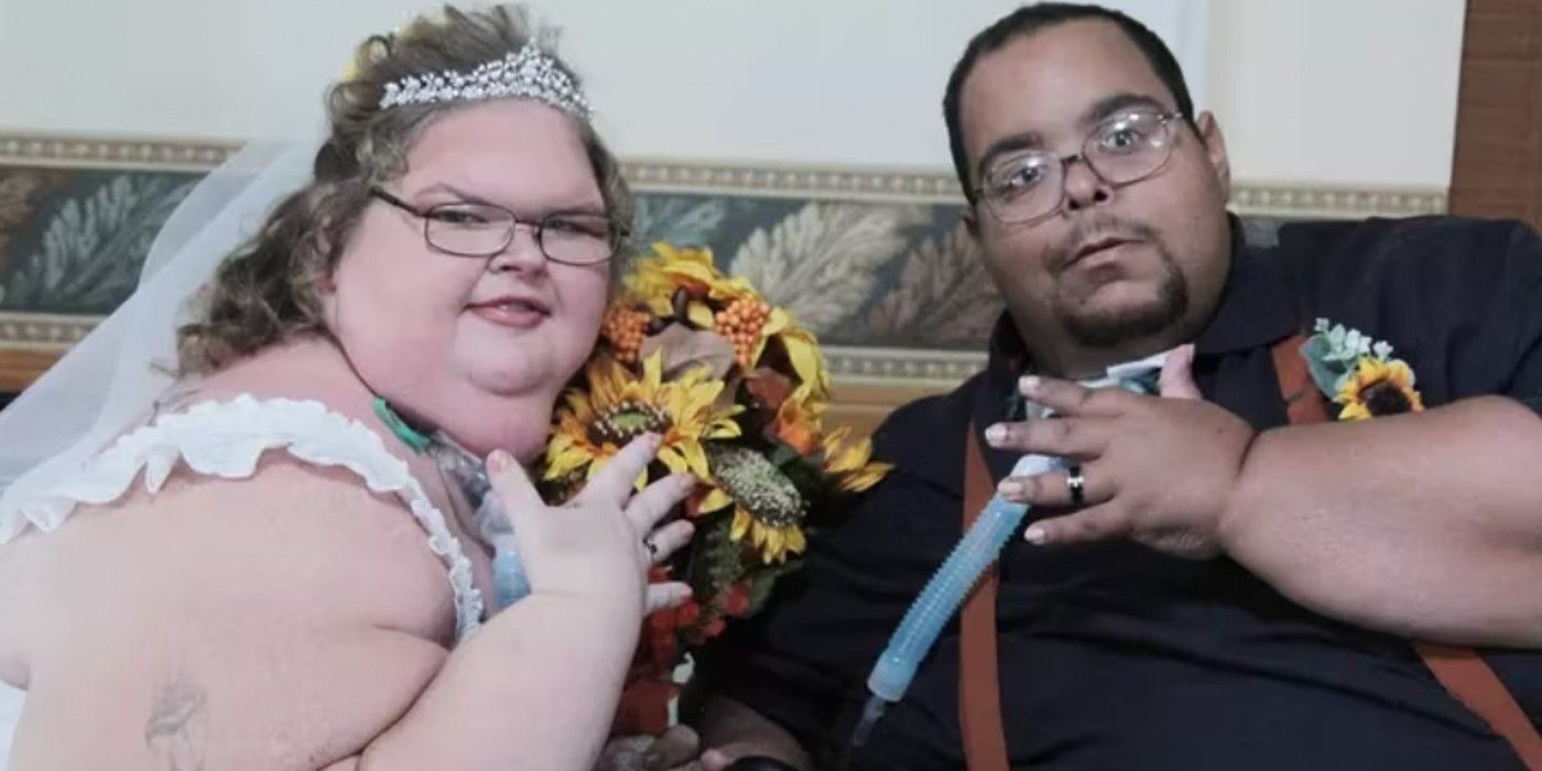 1000-lb Sisters Tammy Slaton and Caleb Willingham posing for wedding picture