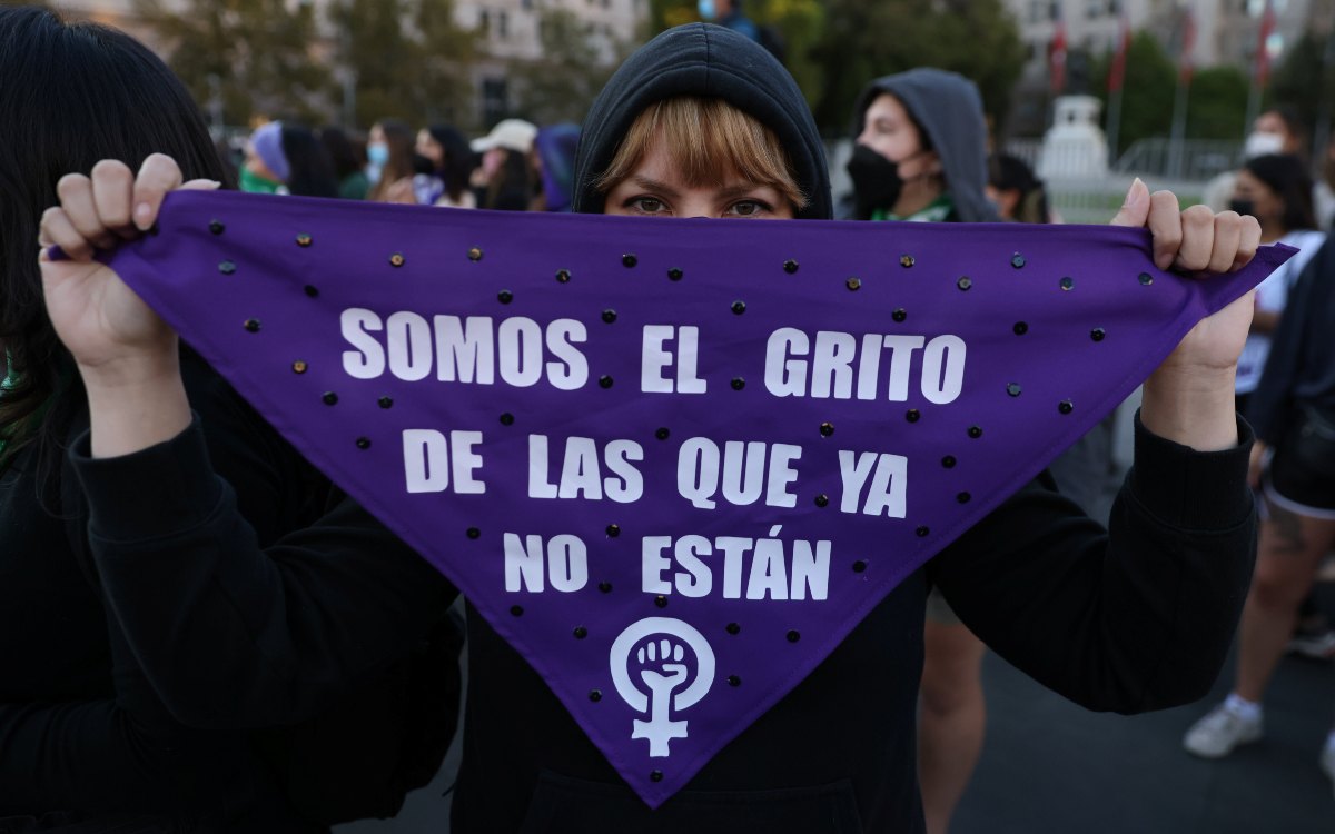 Hijos de víctimas de feminicidios en Chile recibirán pensión hasta los 18 años
