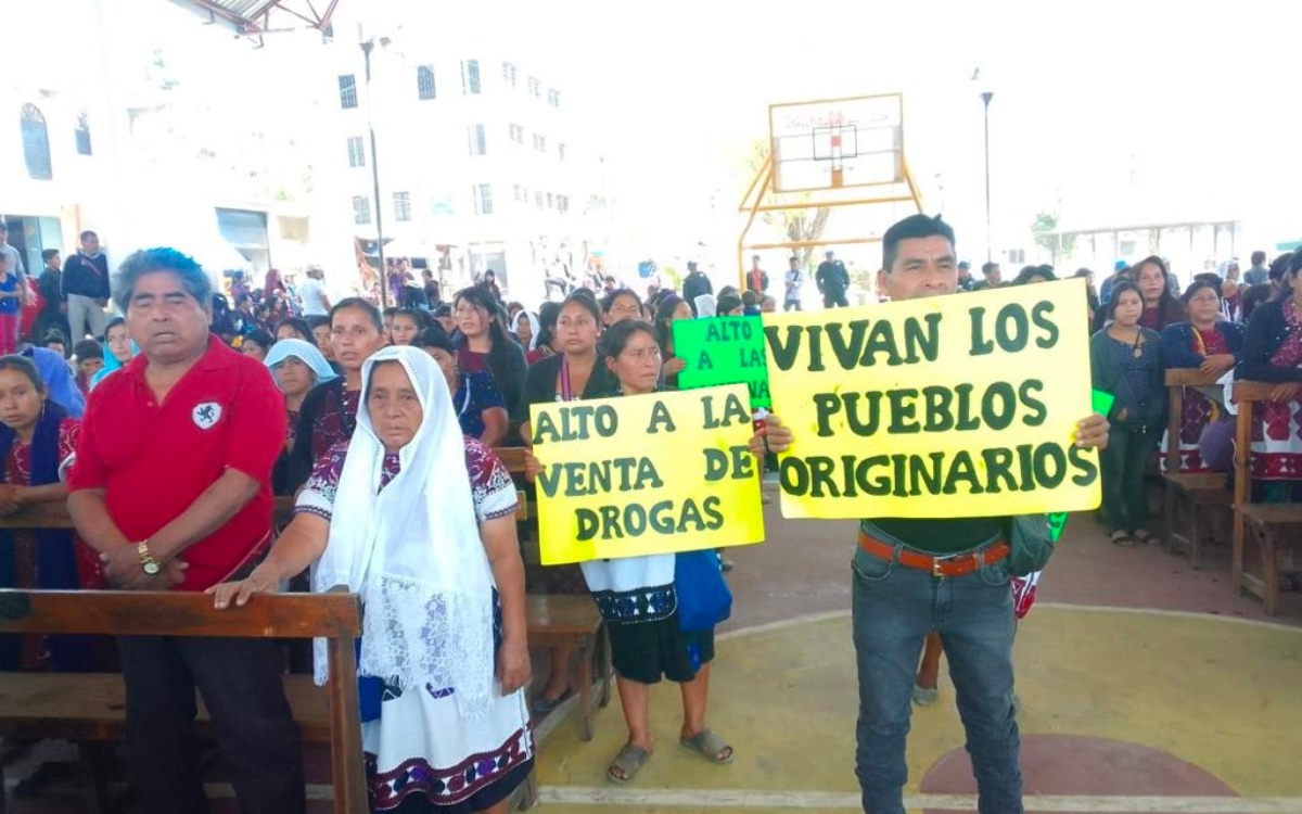 Indígenas de Chiapas se manifiestan contra la venta de drogas y alcohol