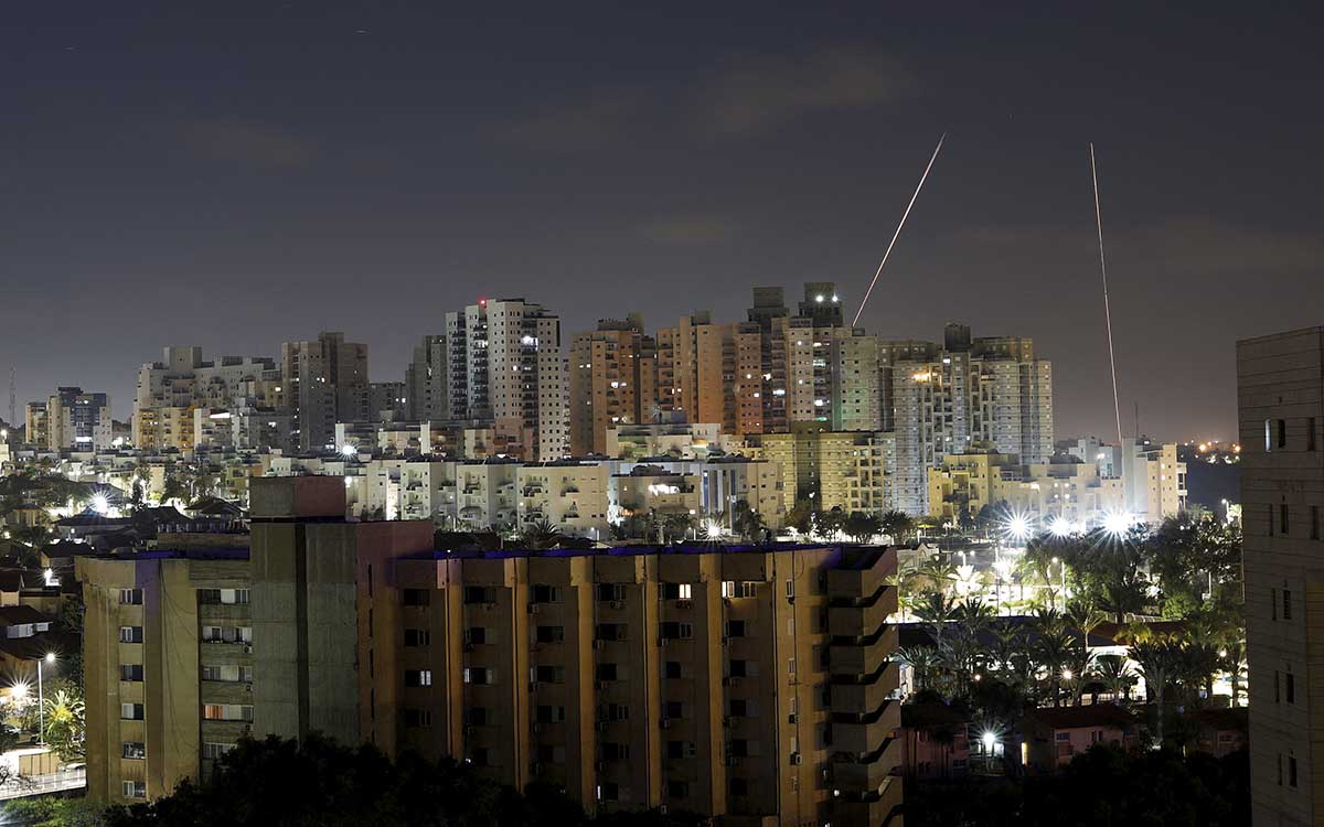 Israel bombardea Gaza en respuesta a los cohetes lanzados desde la Franja