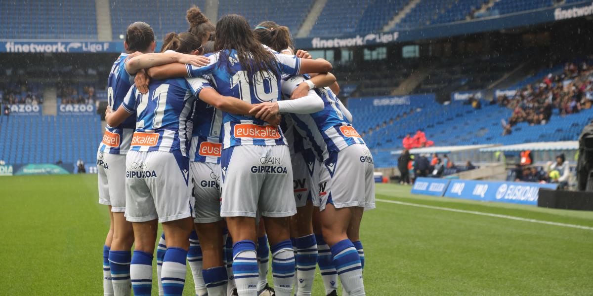 La lluvia y el juego deslucen el derbi